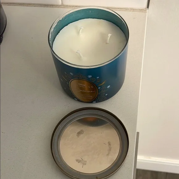 Bath and Body Works BBW Disney Princess Jasmine Three Wick Candle Limited HTF - Picture 4 of 6